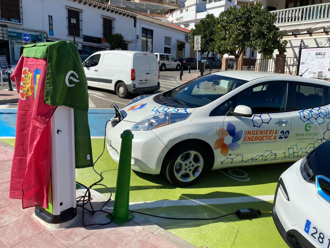 Nuevo punto de carga eléctrica para coches en Casabermeja