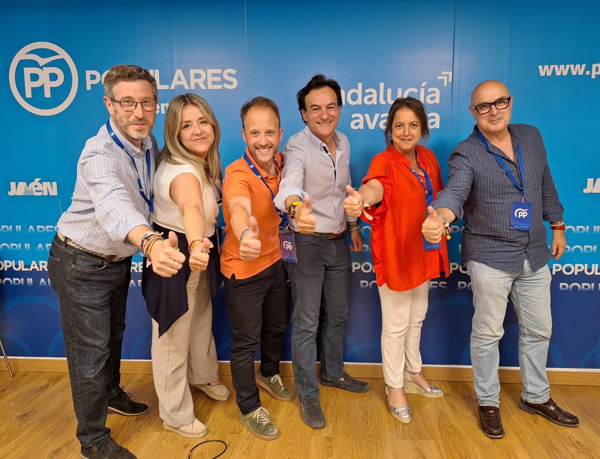 Miembros del PP Jaén celebran la victoria de las elecciones europeas.