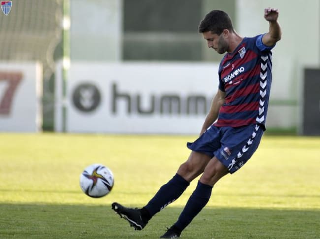Manu seguirá siendo la referencia de los jugadores segovianos en el campo