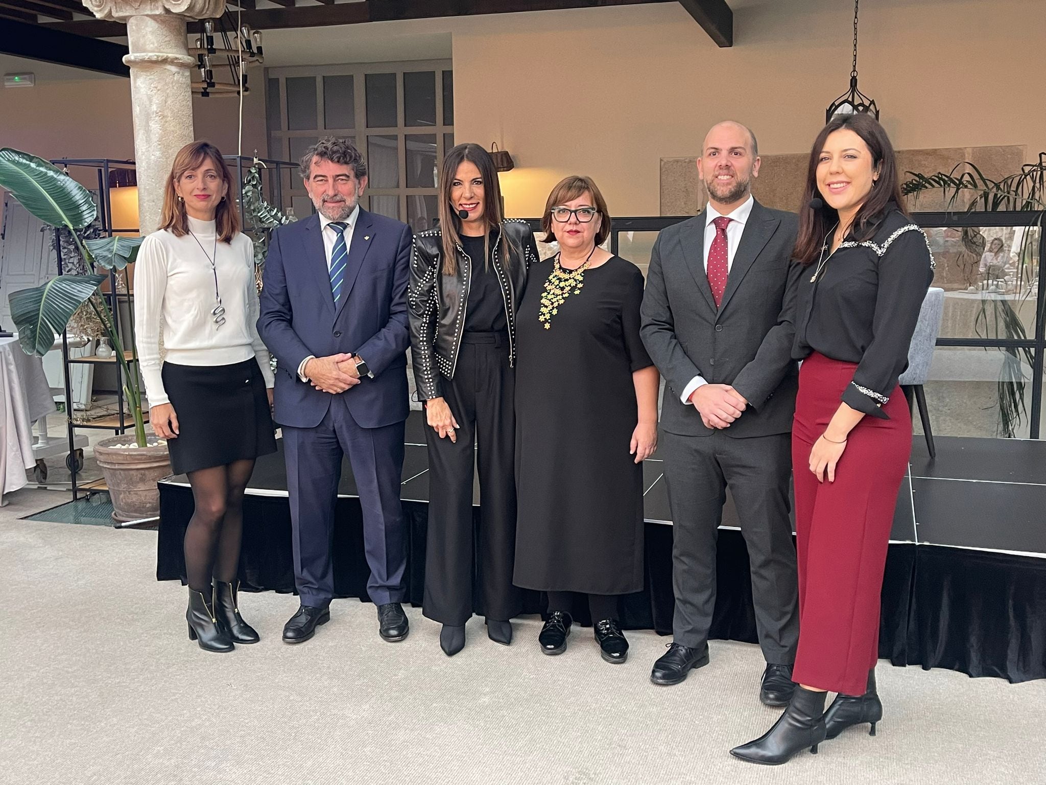 El presidente de Ceoe Ávila, Diego Díez con la Gerente de la Fundación Eurocaja Rural, Susana Cortés, la consultora de Social Media, Leticia Grijó y la periodista Alicia Senovilla