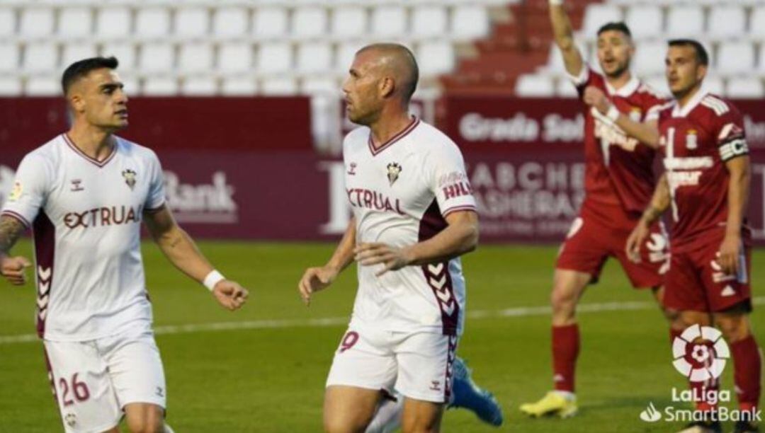 Alfredo Ortuño celebra su gol