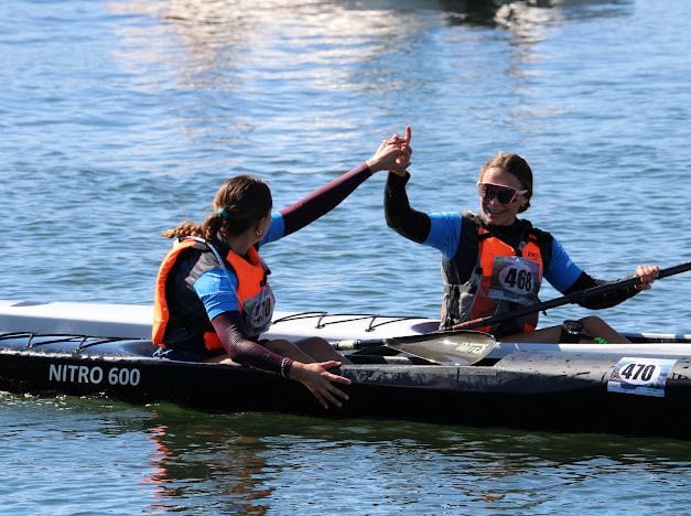 Dos palistas de Los Marlines de Lanzarote.