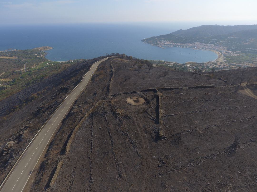 Una imatge de la zona calcinada al Cap de Creus