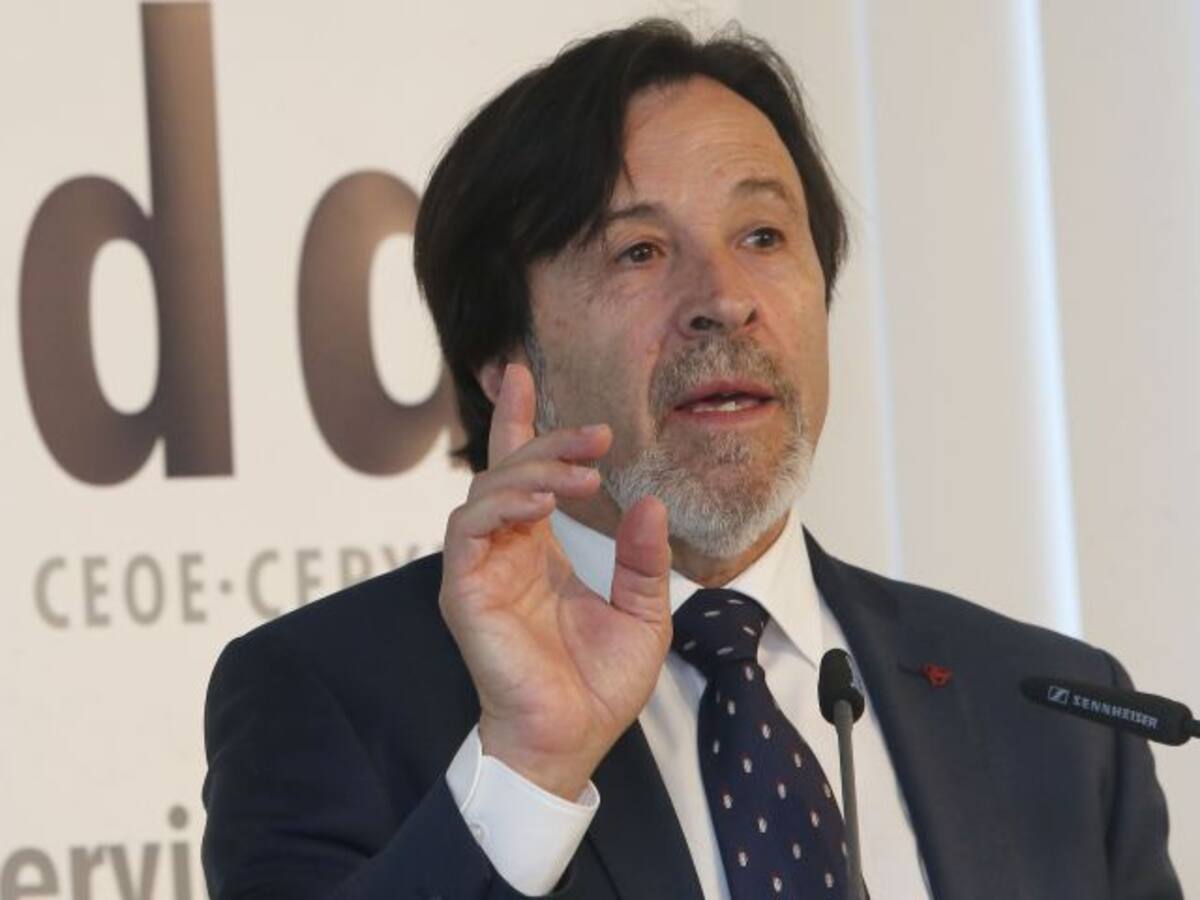 Los empresarios rectifican su previsión de creación de empleo a la mitad