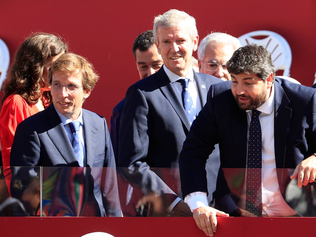 López Miras reivindica "unidad, consenso, acuerdo y diálogo" en la festividad del 12 de Octubre