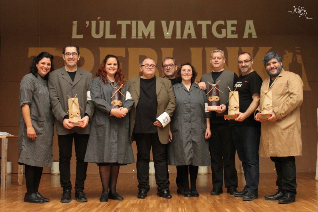 La compañía Lletraferits i Comediants de Gandia en la entrega de premios del Concurso de Teatro Vila de Canet 