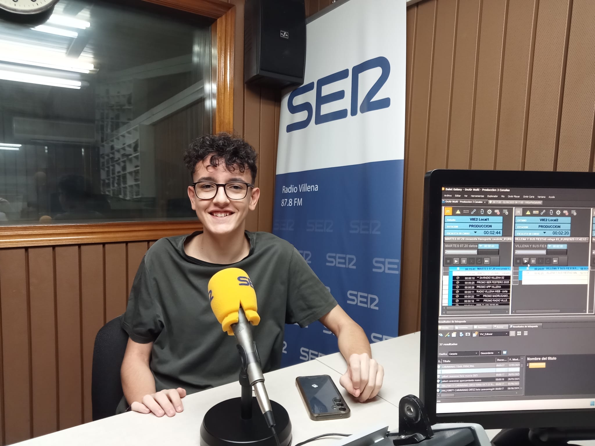 Alberto, en su visita a Radio Villena SER