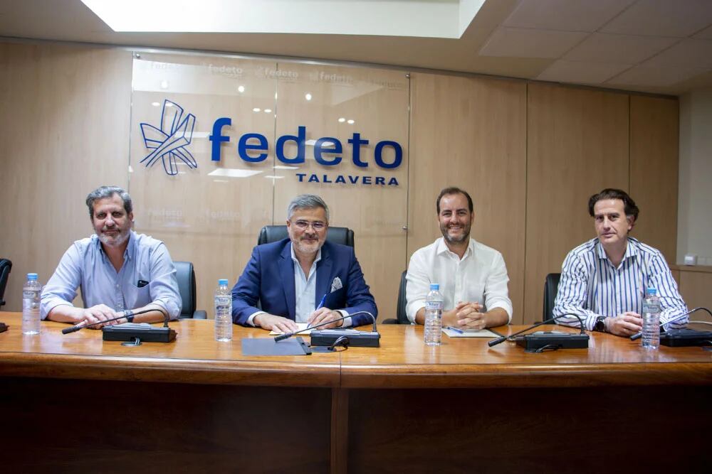 Puedes escuchar la entrevista al presidente de FEDETO (centro de la fotografía)/FEDETO