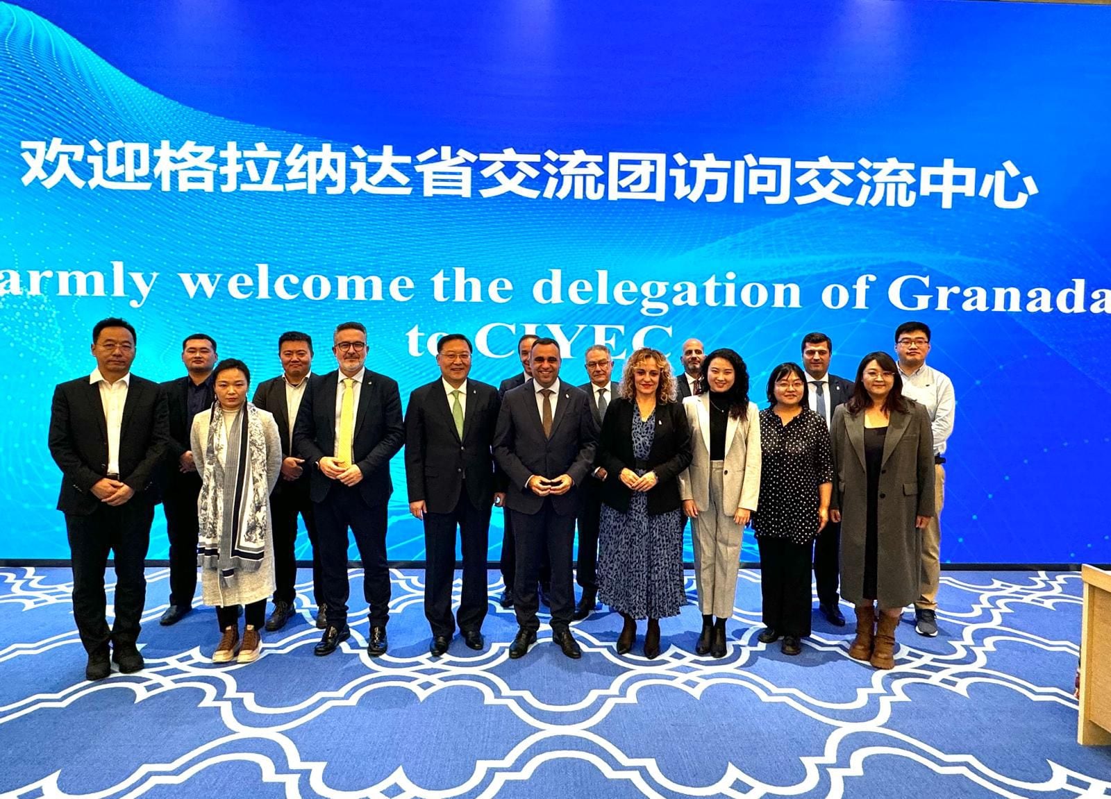 La delegación encabezada por la Diputación de Granada, Francis Rodríguez, en su primera jornada de trabajo en Pekín (China)