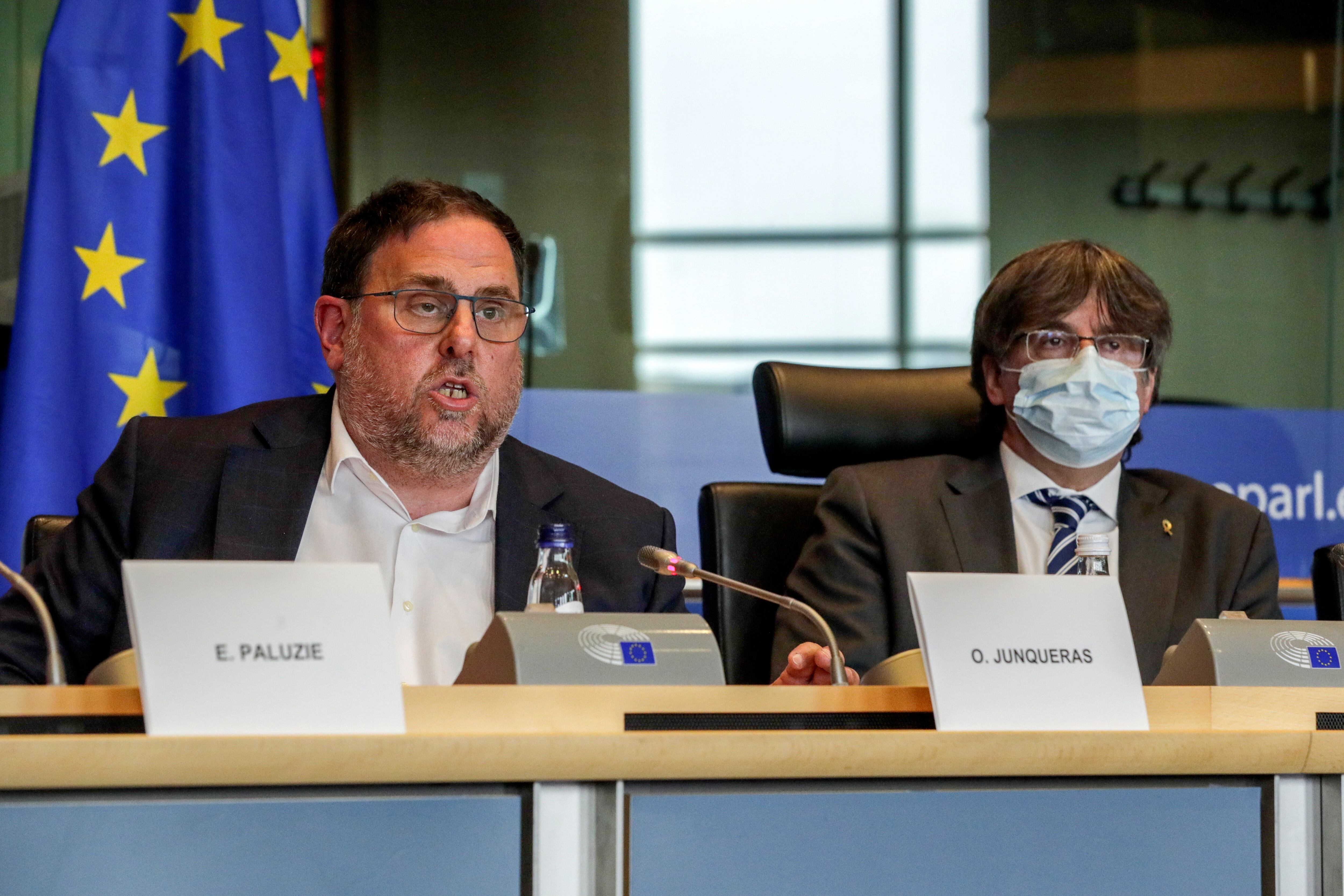 Junqueras y Puigdemont en el Parlamento europeo este martes