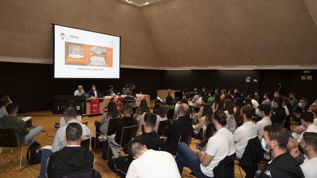 Renovación del convenio de colaboración entre el Campus de la UVa en Segovia y el Club Balonmano Nava