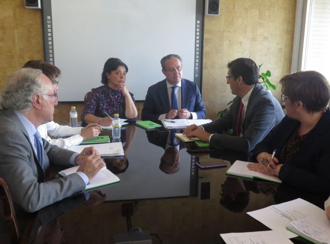 Imagen de archivo de una de las reuniones de trabajo de los representantes de las distintas administraciones implicadas