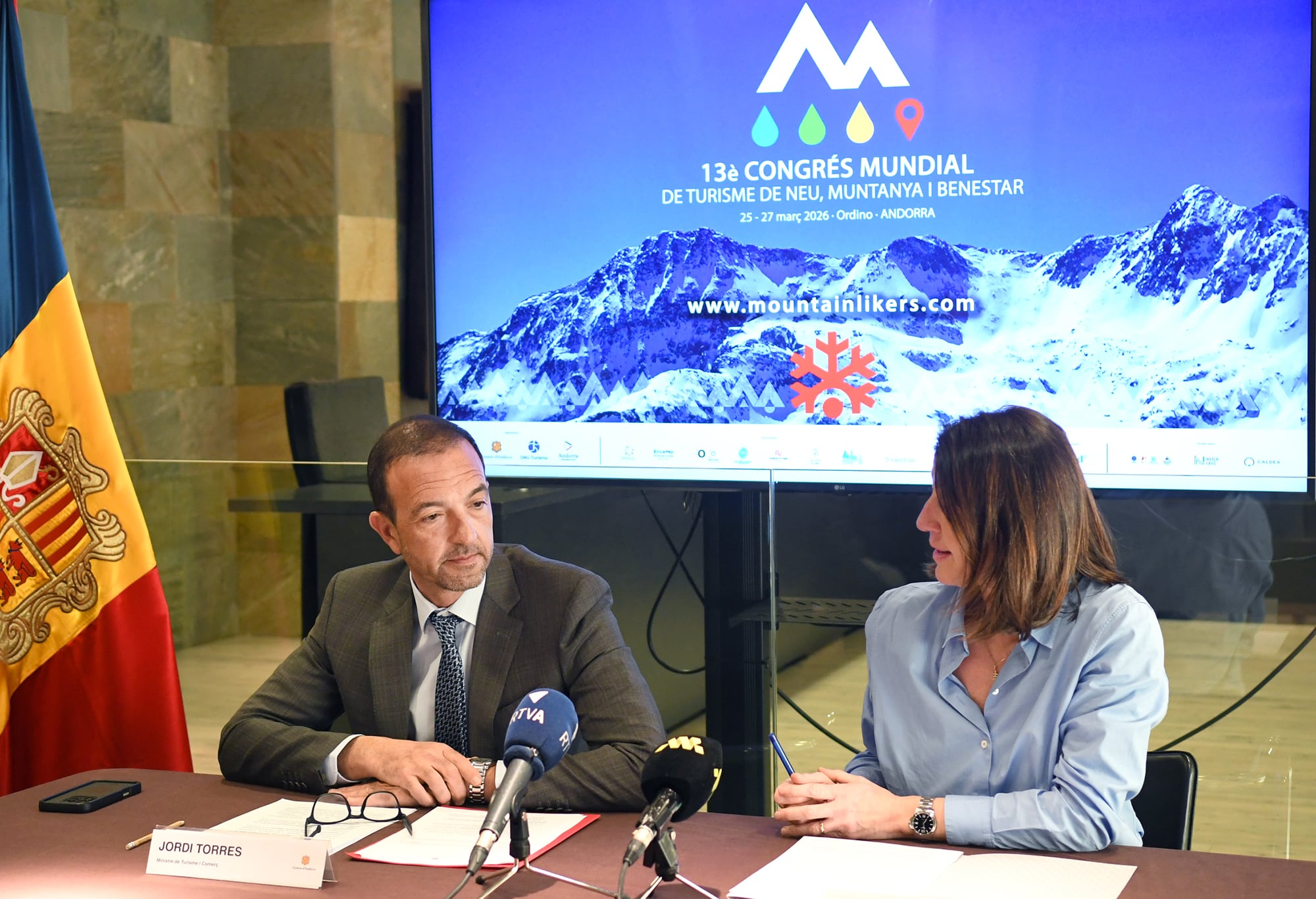 El ministre de Turisme, Jordi Torres, i la cònsol major d'Ordino, Maria del Mar Coma, ha presentat el Congrés a Ordino
