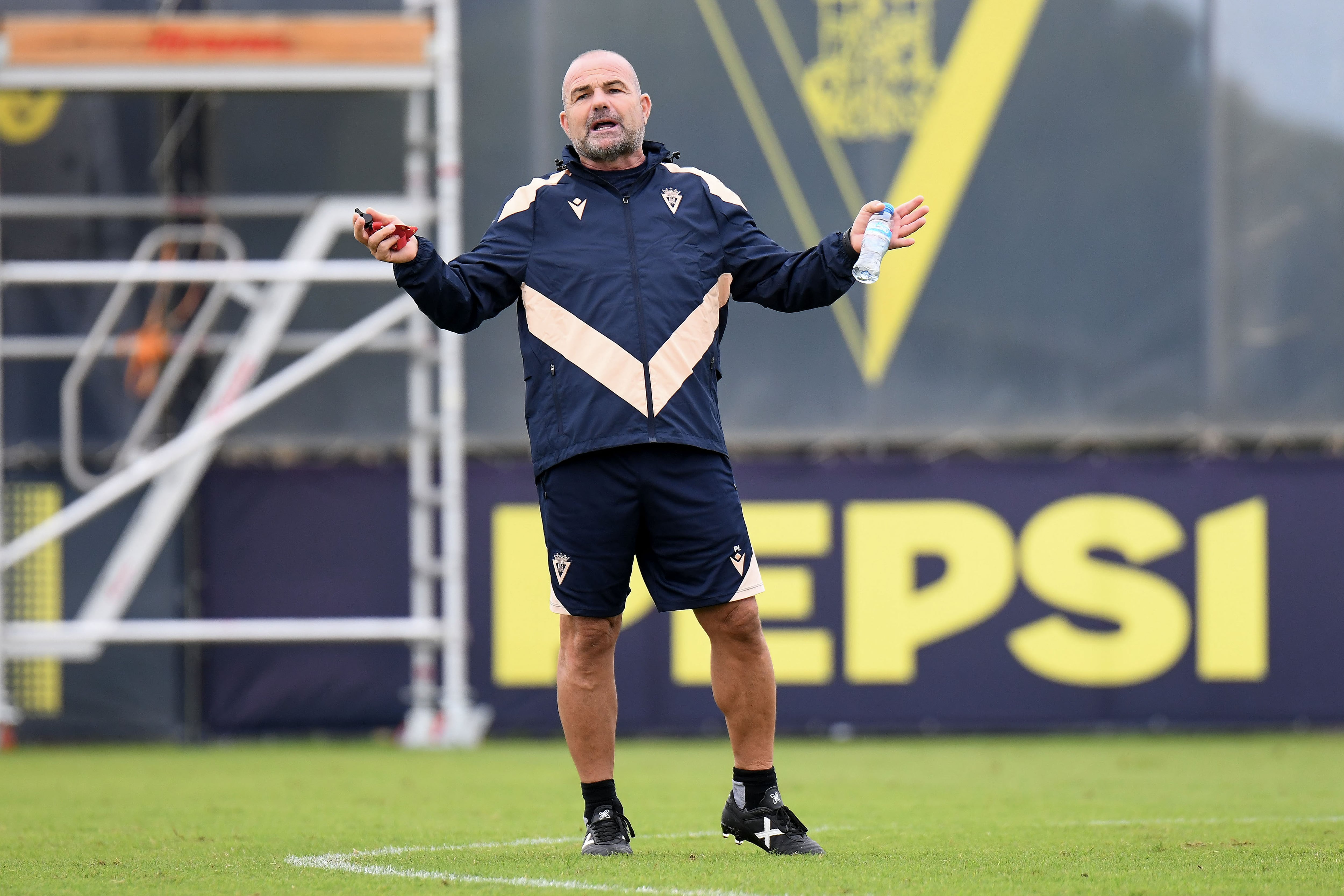 Paco López en el entrenamiento de ayer jueves en la Ciudad Deportiva.