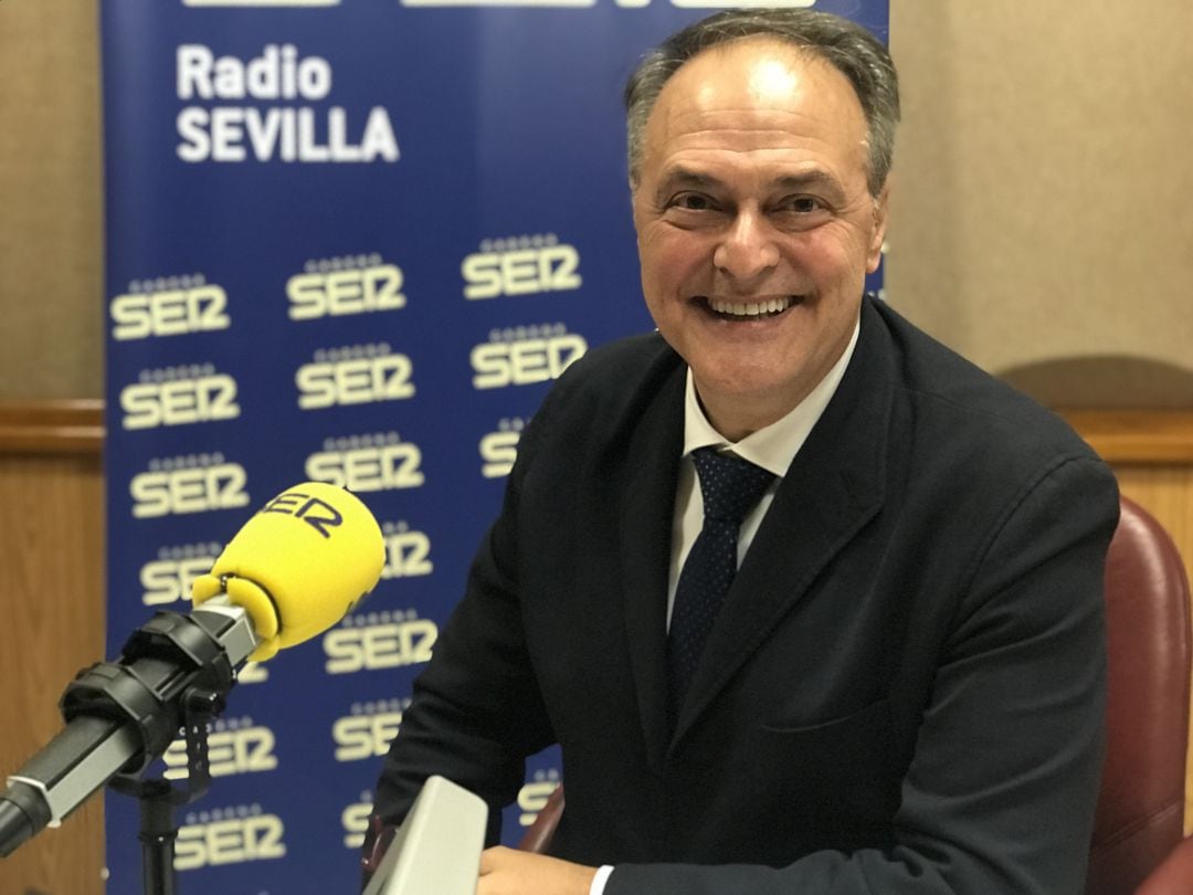 Antonio Becerra, Vicepresidente primero del Colegio de Agentes de la Propiedad Inmobiliaria de Sevilla y Miembro de la Junta Directiva de la Asociación de Inmobiliarias de Sevilla (ALIANZA Sevilla), durante la entrevista en Hoy por Hoy Sevilla 