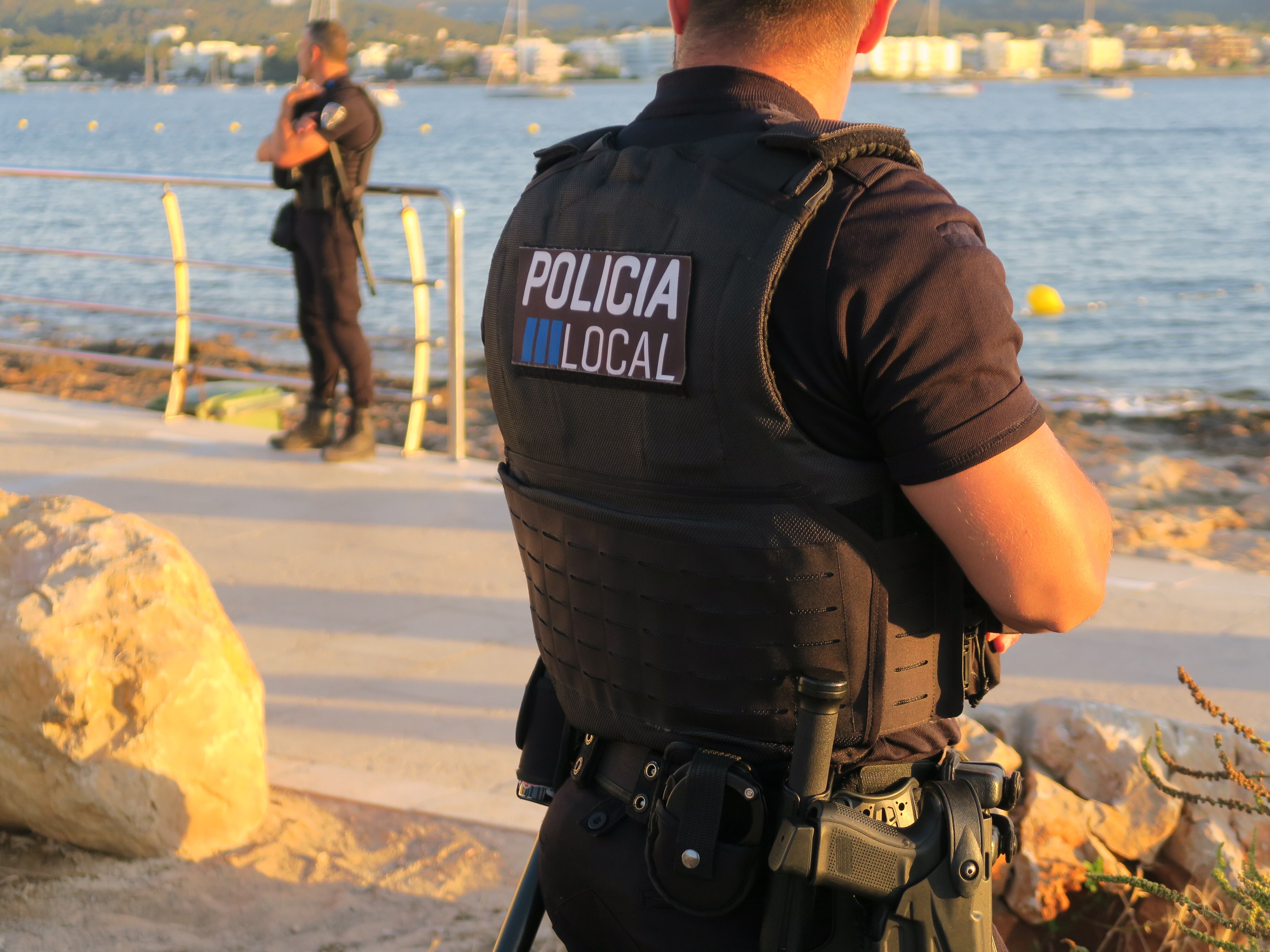 Imagen de un agente de la Policía Local de Sant Antoni