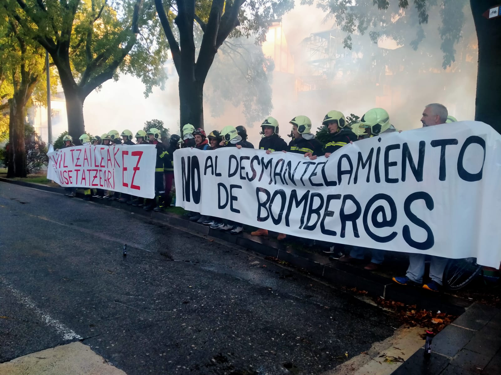 Protesta de bomberos en Pamplona