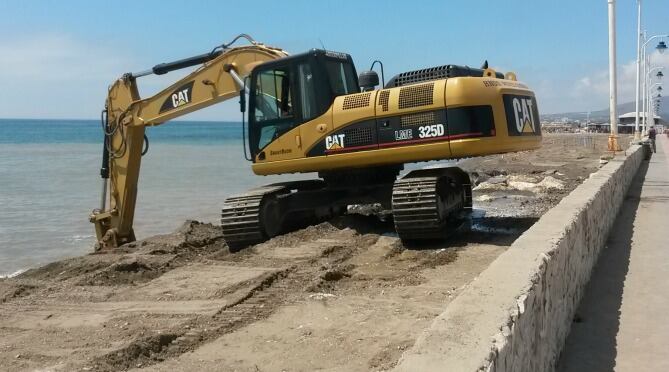 Obras en la playa de Guadalmar