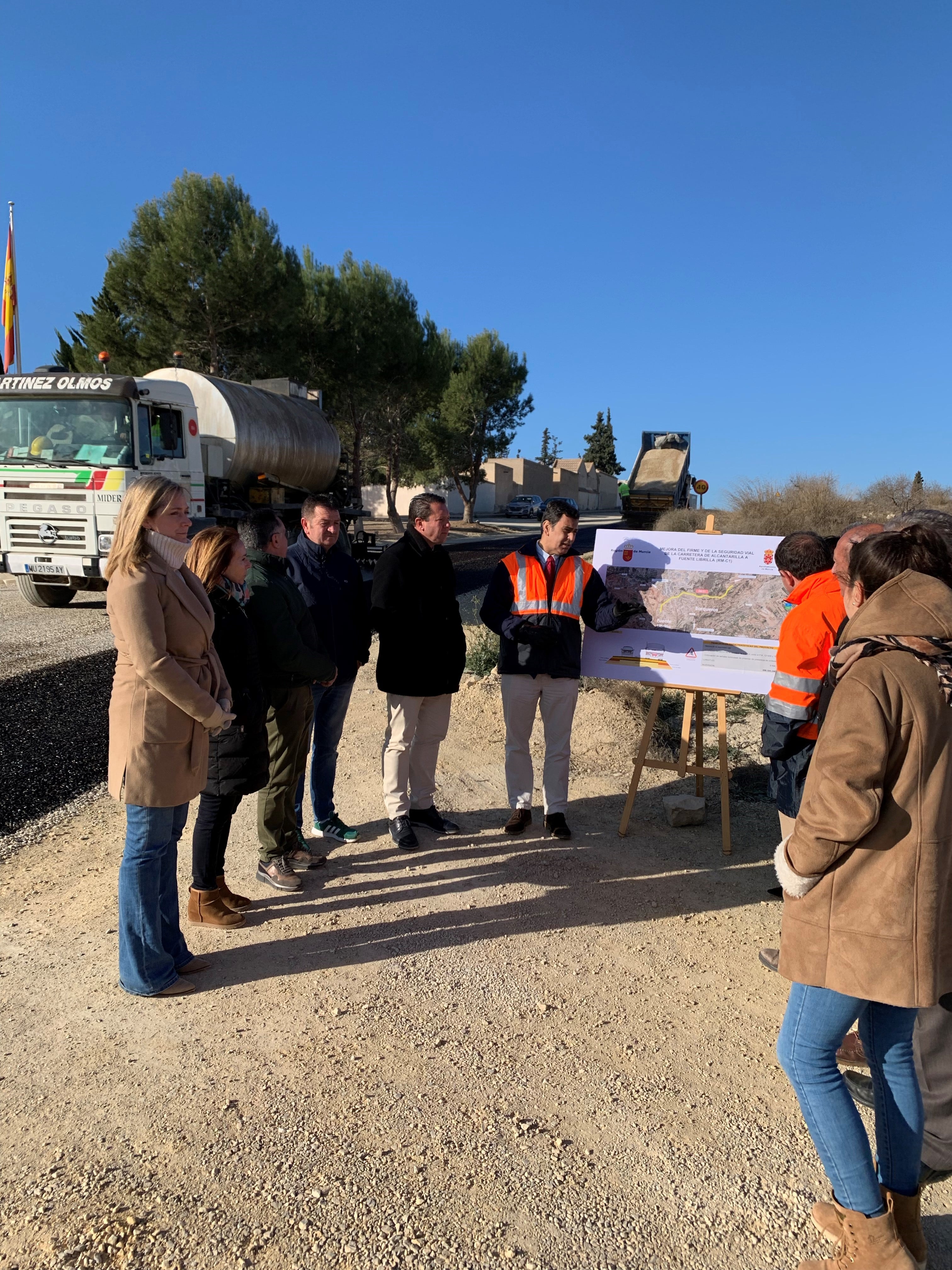 El consejero de Fomento e Infraestructuras, José Ramón Díez de Revenga, visita las obras de mejora de la carretera que conecta los municipios de Murcia, Alcantarilla y Mula (RM-C1)