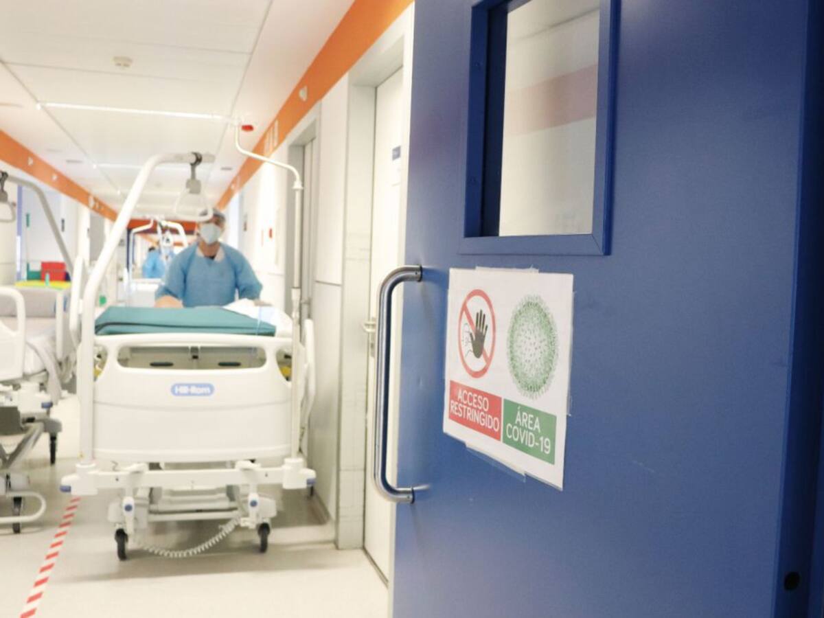 Salud notifica 49 contagios y tres hospitalizaciones por covid en las Pitiusas