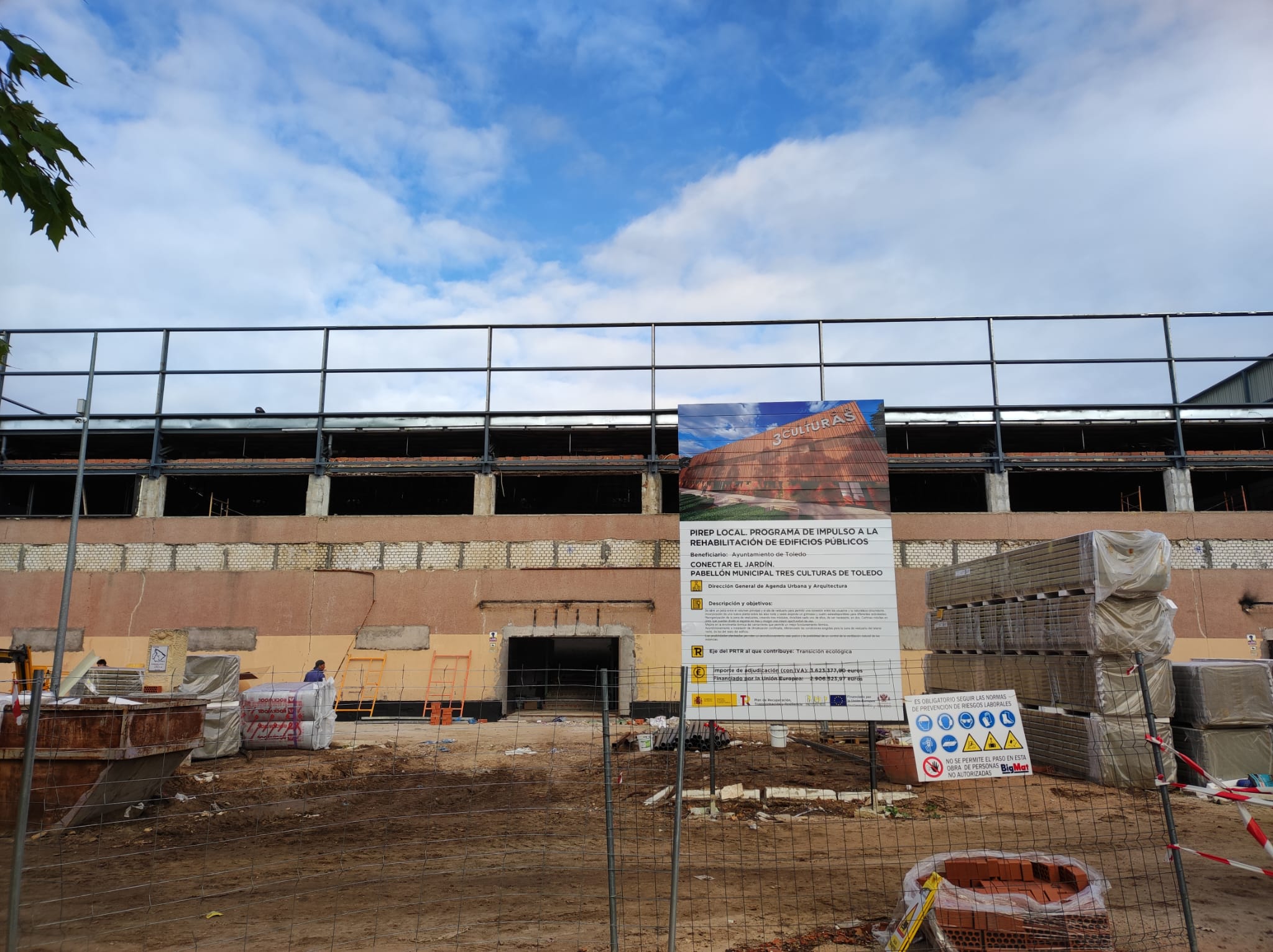 Avanzan las obras en el pabellón de la Escuela de Gimnasia