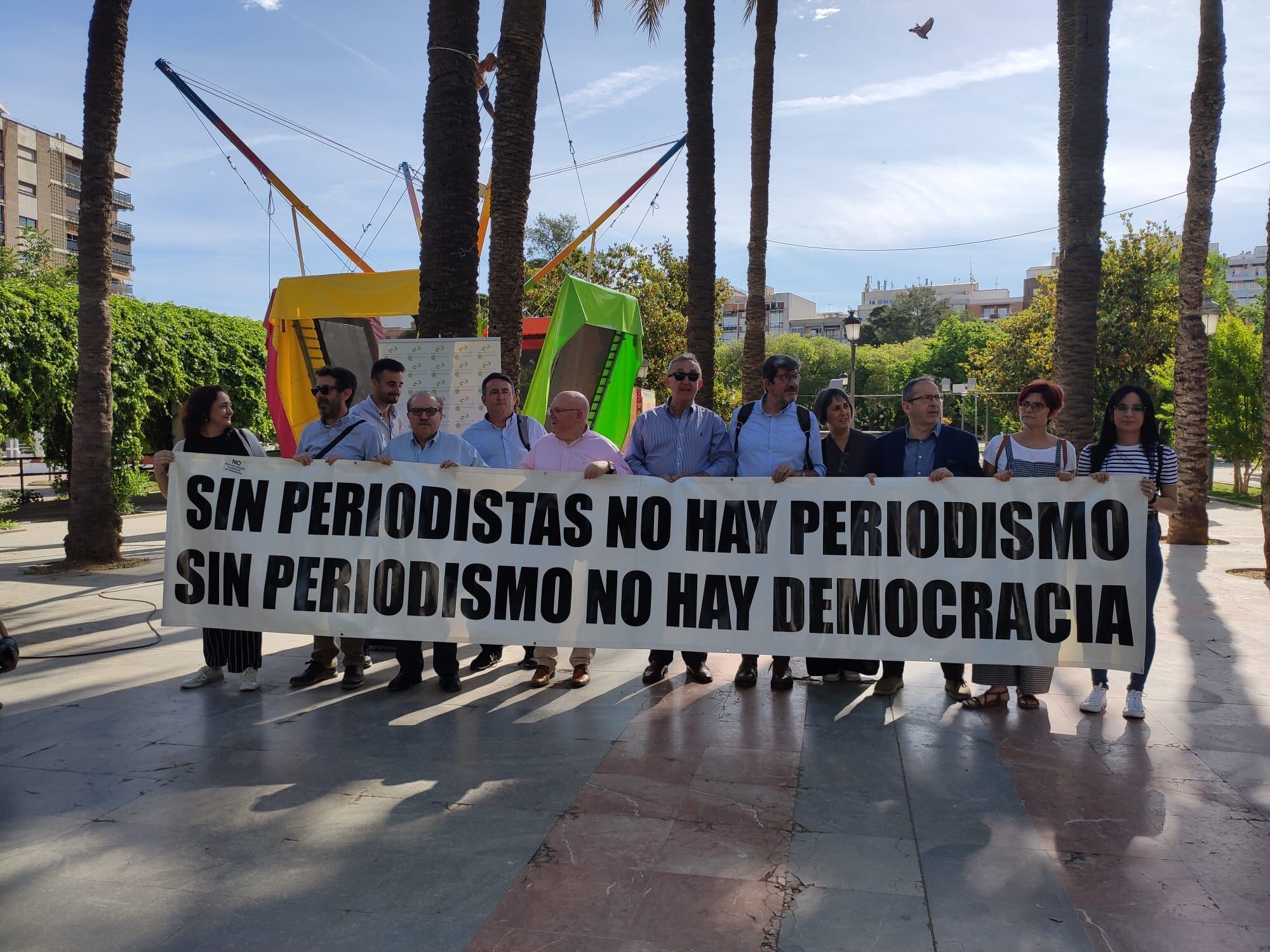 La Asociación de la Prensa de Jaén se ha concentrado hoy en la capital jiennense para pedir una mayor libertad de prensa