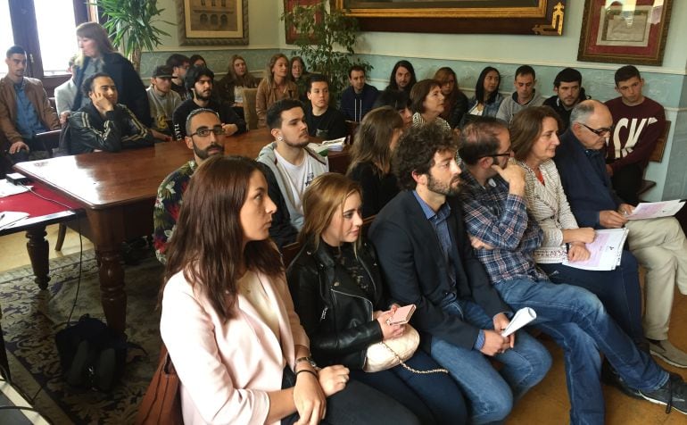 Alumnos y profesores de la Escuela Taller de Castro Urdiales.