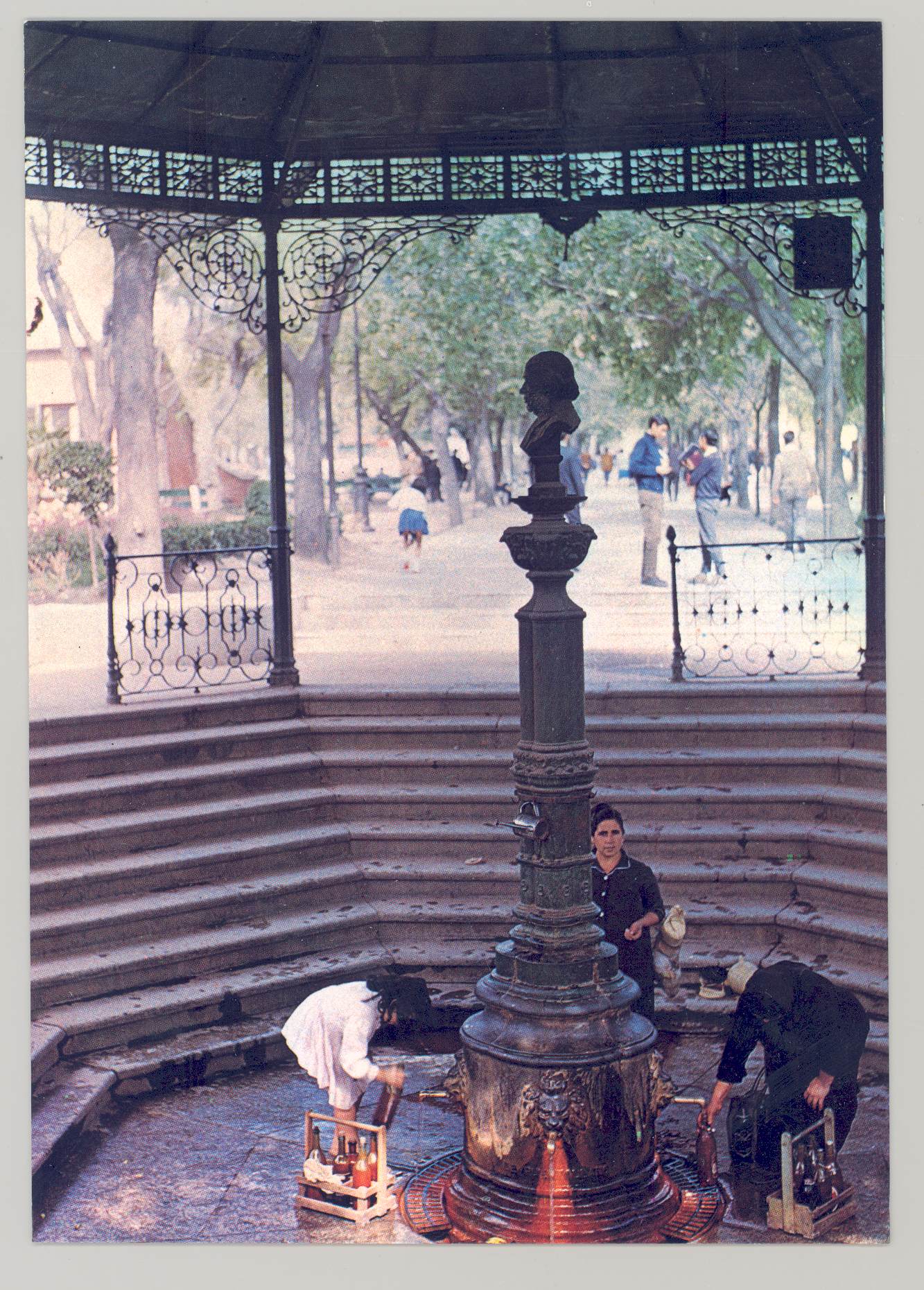 Fuente Agria de Puertollano en una postal de 1965