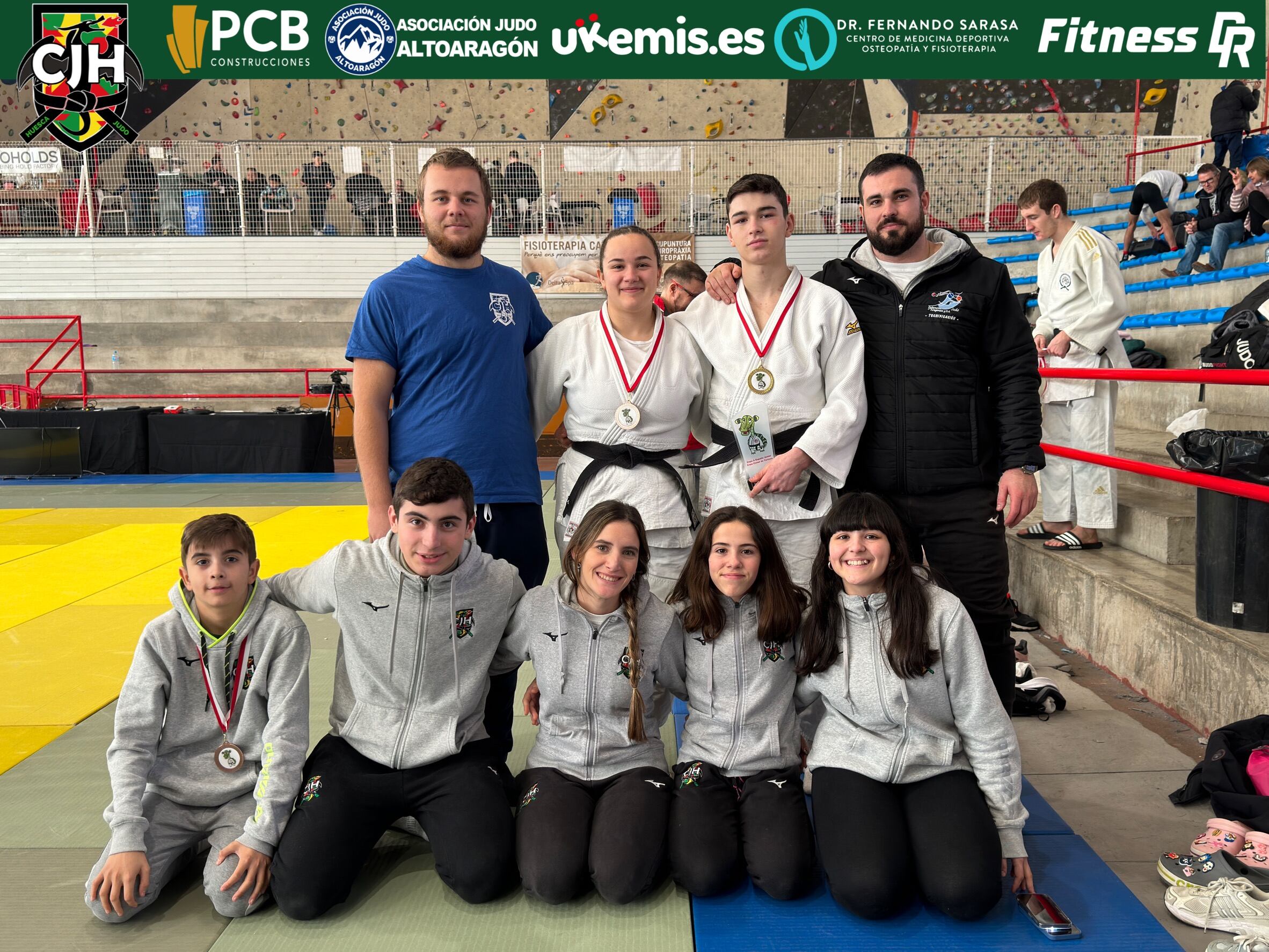 Equipo junior del Club Judo Huesca