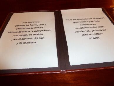 Lee el texto del juramento de los diputados forales
