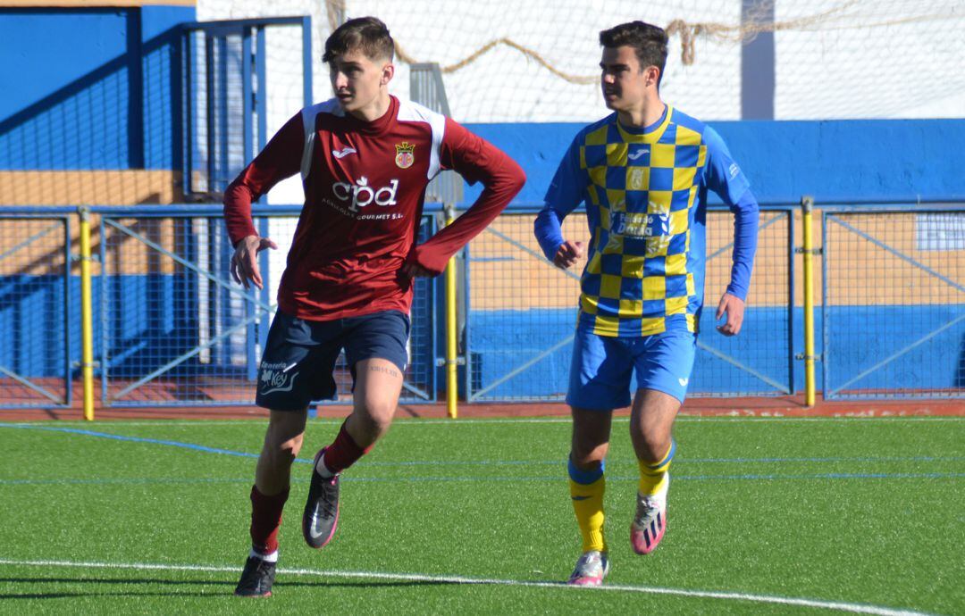 Marcajes férreos de un defensor del Dénia.