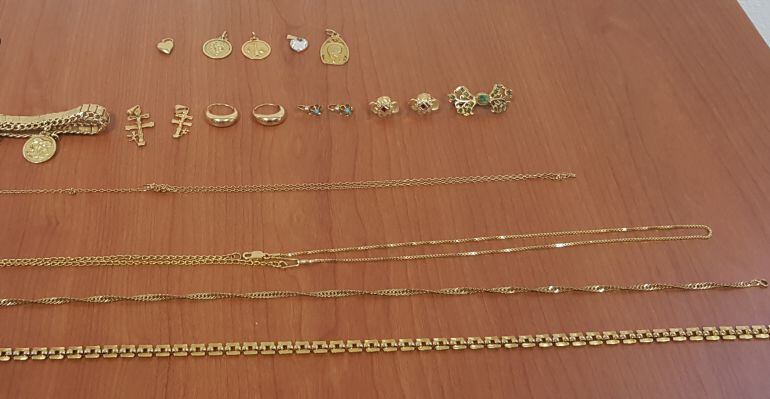 Joyas sustraídas.