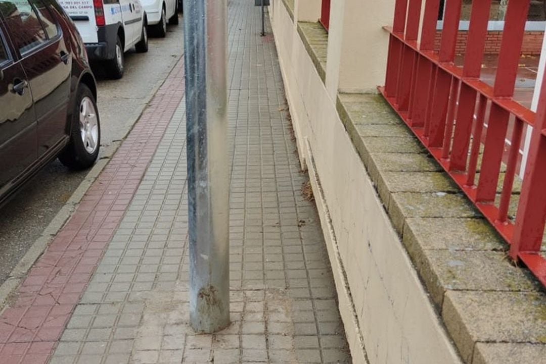 La farolas de la calle Zamora serán reubicadas y no ocuparán las aceras