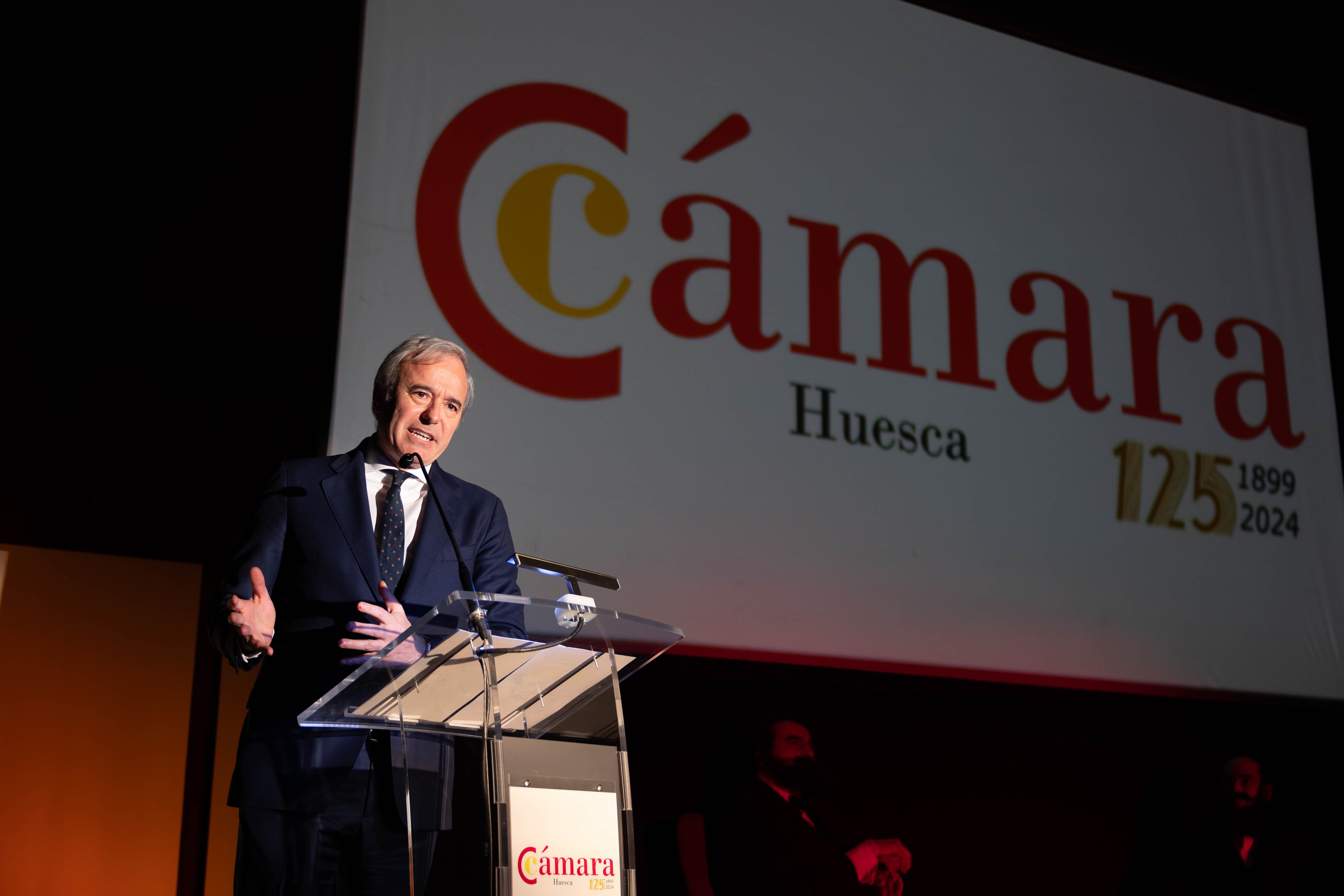 El presidente aragonés, Jorge Azcón, durante su intervención en el acto celebrado en la Diputación Provincial de Huesca