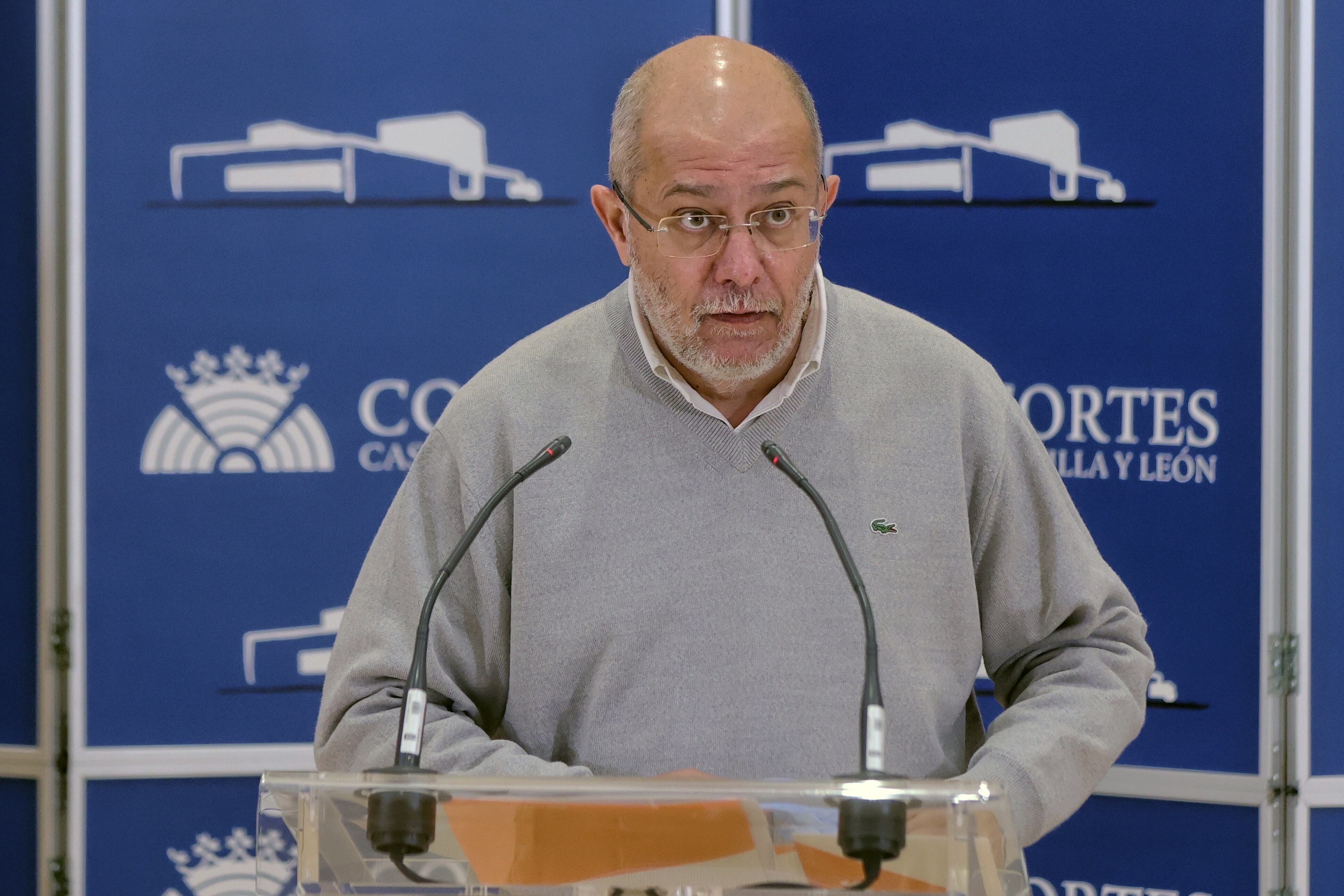 GRAF5312. VALLADOLID, 25/02/2022.- El procurador electo de Ciudadanos por la provincia de Valladolid, Francisco Igea ofrece una rueda de prensa este viernes para presentar una propuesta de diálogo y desbloqueo para la formación de un gobierno en Castilla y León. EFE/ Nacho Gallego