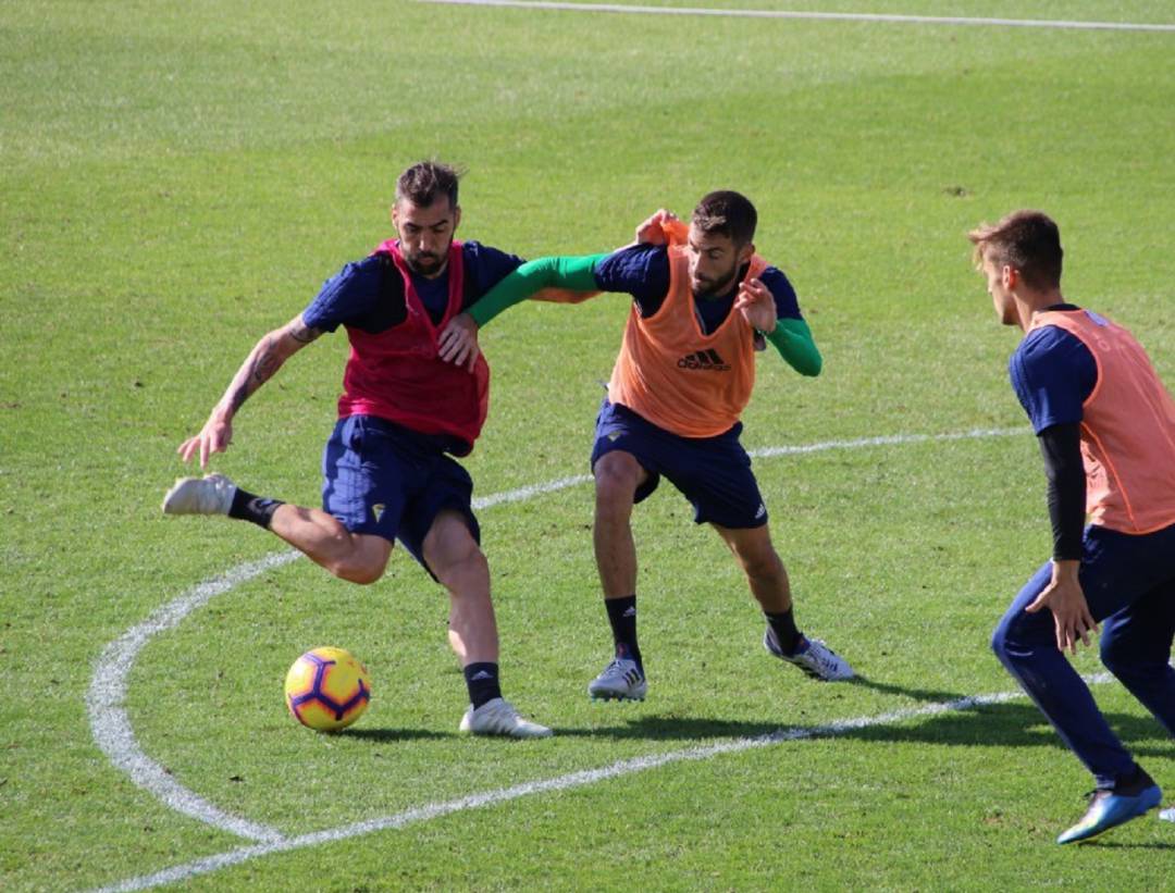 Perea entra en la convocatoria del Cádiz CF