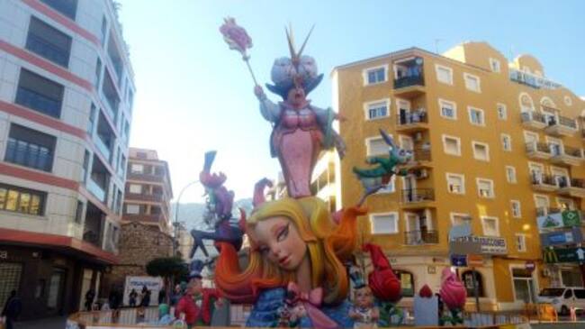 Falla Saladar, cuarto premio Sección Primera.