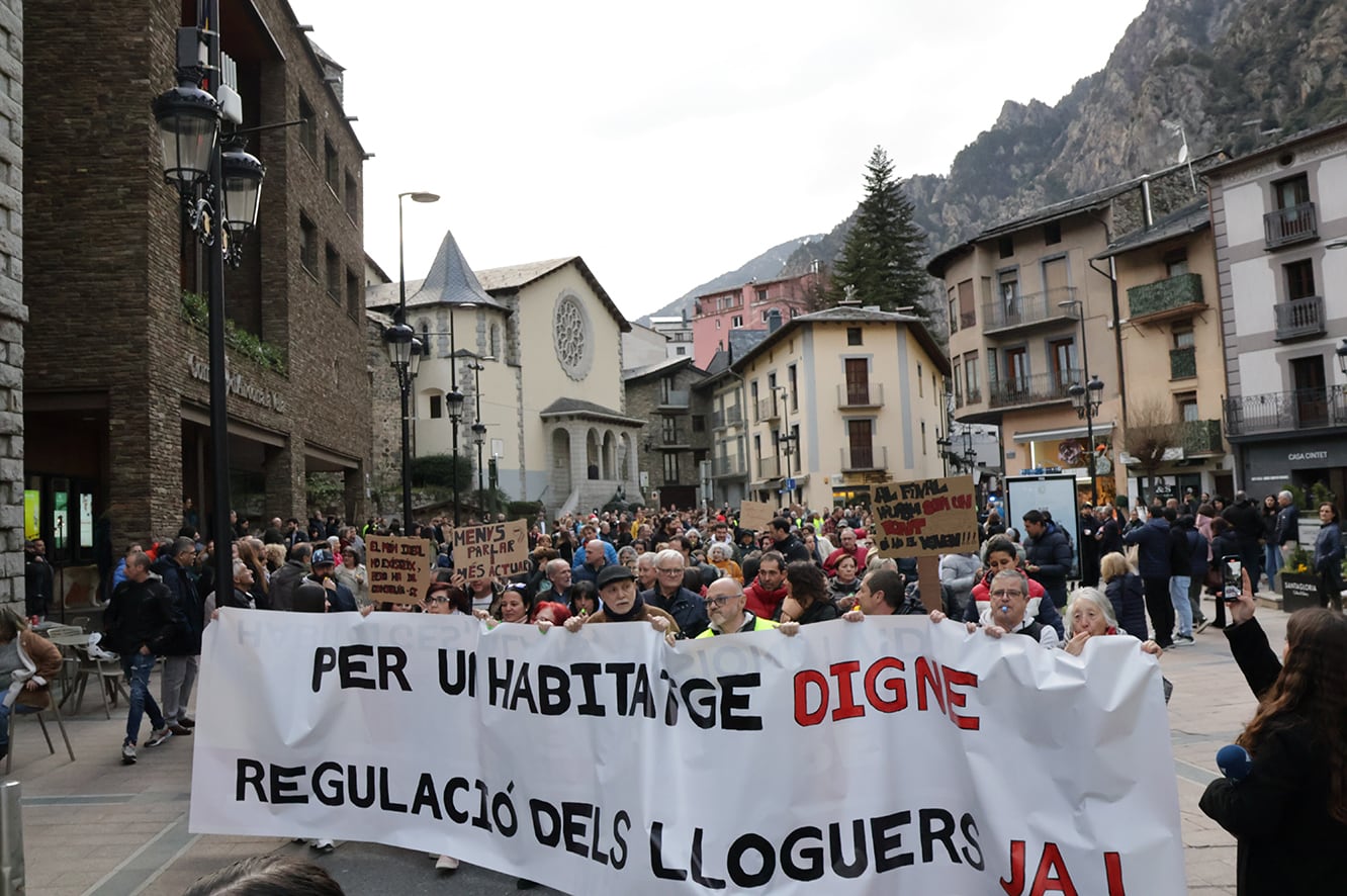 Sortida de la manifestació per l'habitatge digne del passat 5 d'abril