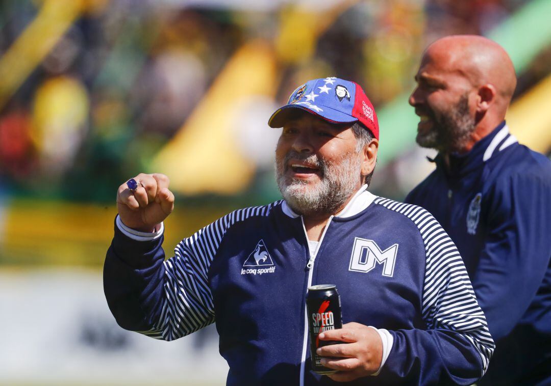 &quot;Me da mucha felicidad poder decir que sigo siendo el director técnico de Gimnasia y Esgrima La Plata&quot;, explica Maradona