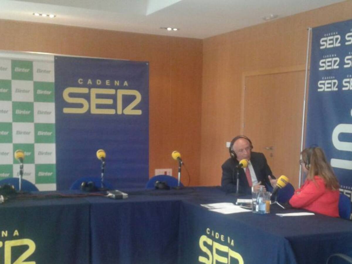 Binter bautiza su primer avión ATR 72-600