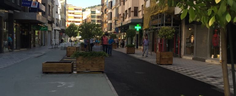 Calle Carretería tras la finalización de las obras.