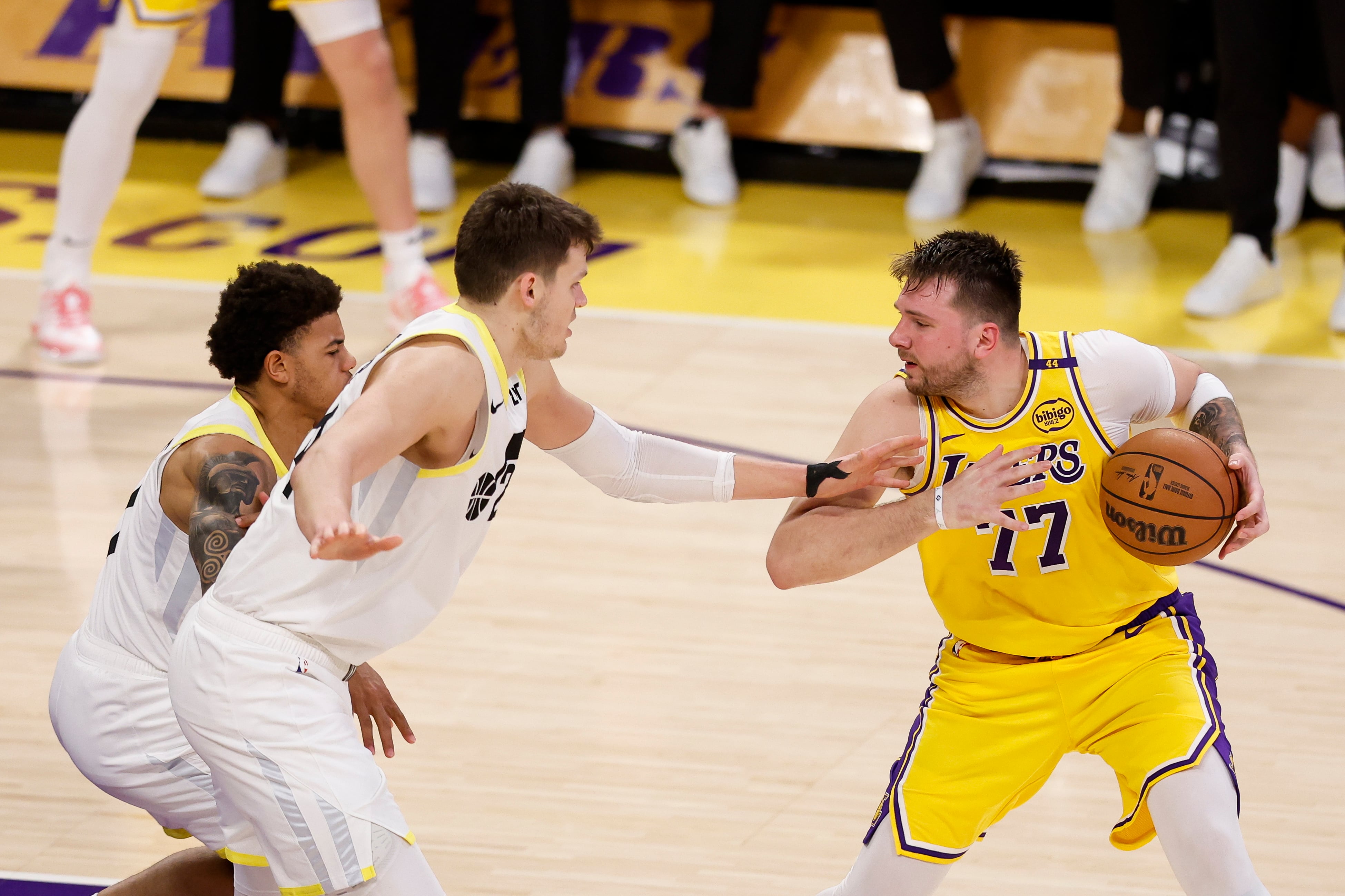 Luka Doncic disputa ante Utah Jazz su primer partido con Los Angeles Lakers