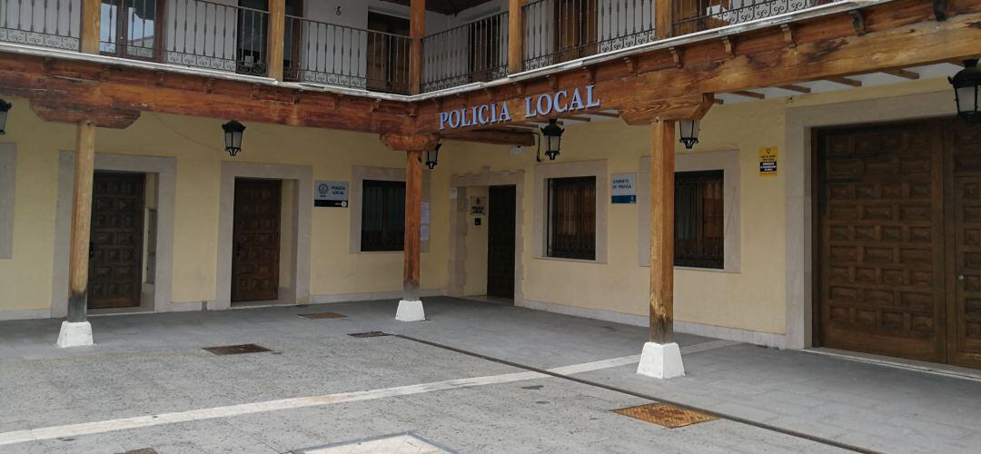 Los agentes han arrestado a dos varones por delitos relacionados con la violencia de género