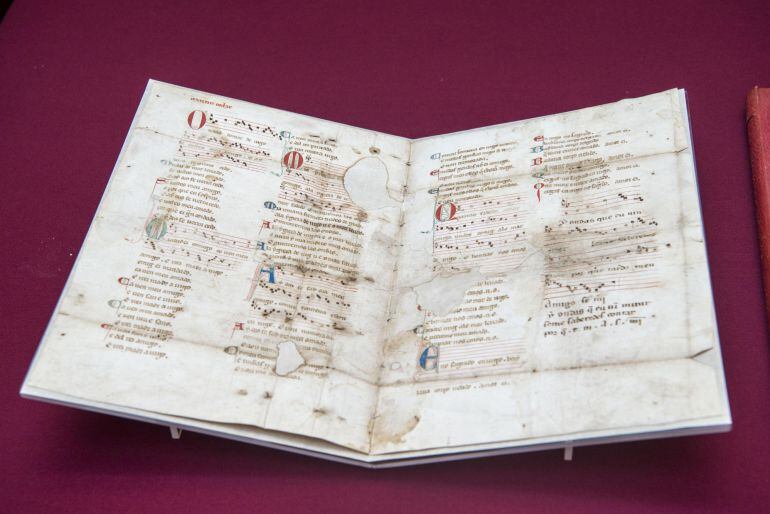 El Pergamino Vindel antes de partir a Vigo desde la Morgan Library