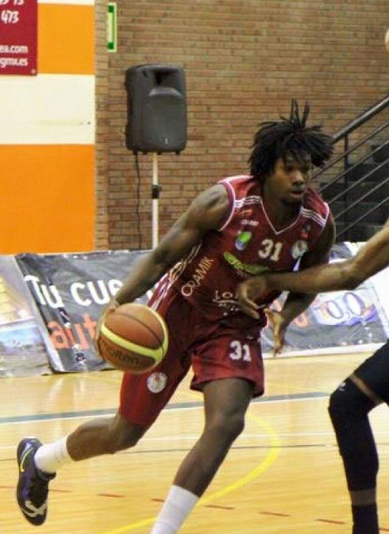 Emmanuel Ikechukwu Okoye, nuevo jugador del Quesos Cerrato Palencia Baloncesto.