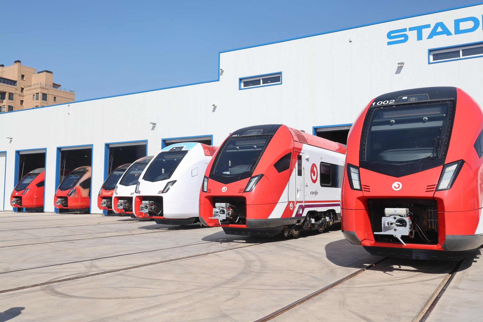 Imagen de los trenes en el Centro de Ensayo de Stadler en Albacete