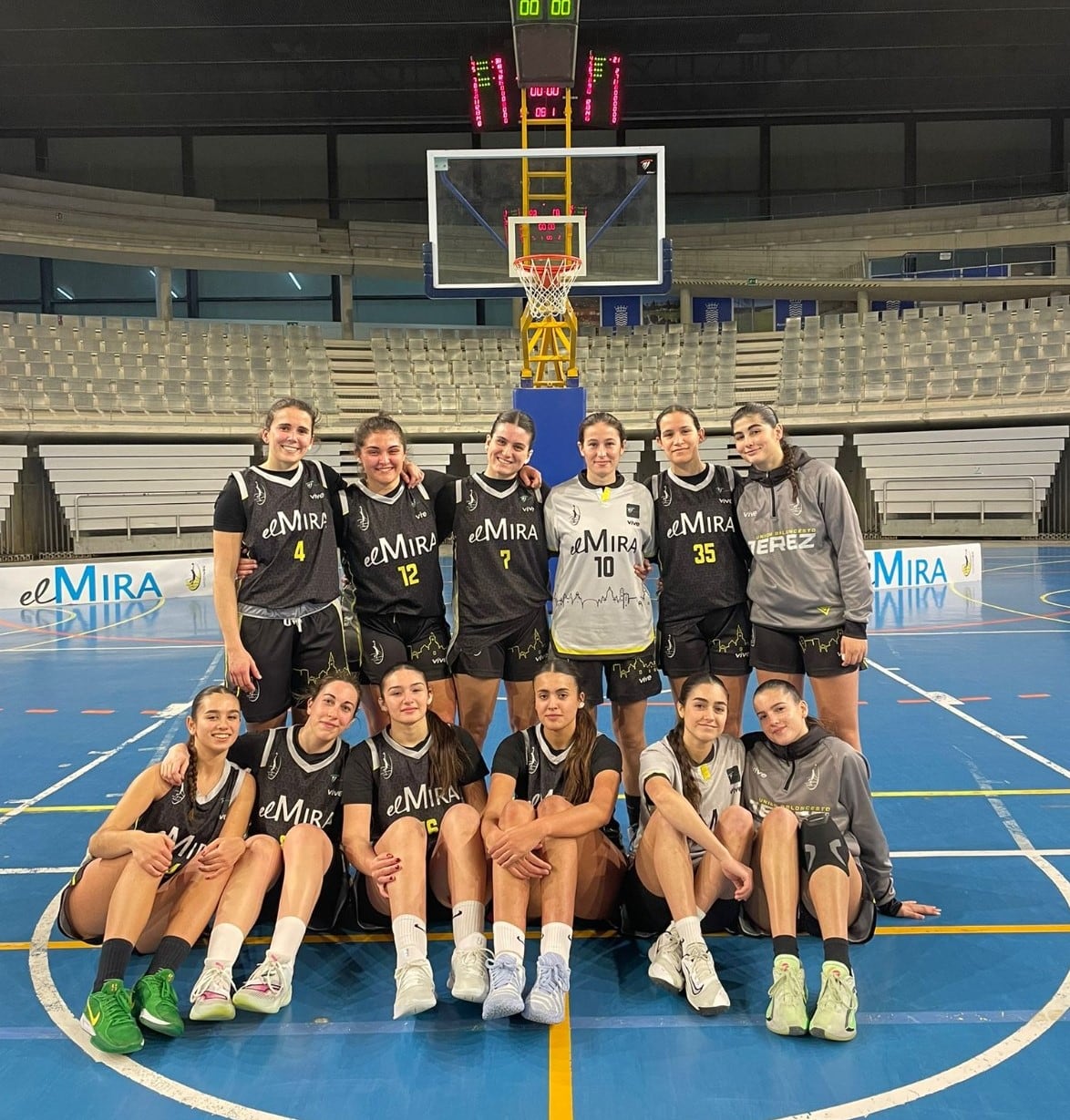 Jugadoras del UB Jerez en Córdoba