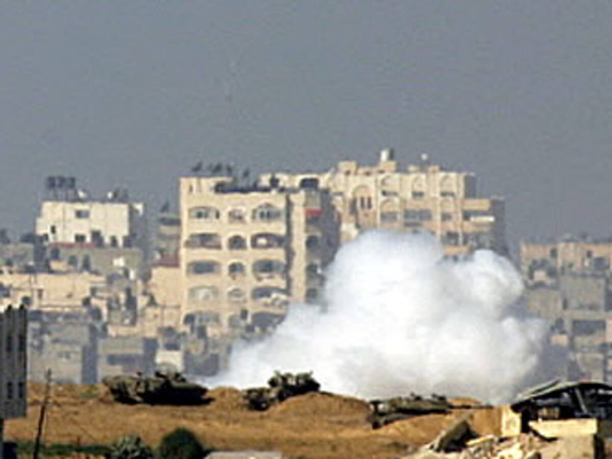 Israel retoma puntualmente los bombardeos tras tres horas de tregua