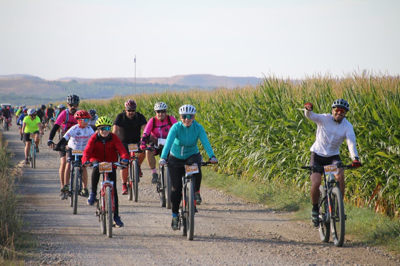 Ciclistas solidarios en la BTT de Aspanoa.