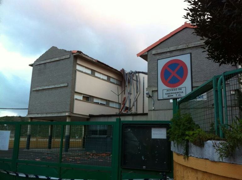 Imagen de los dos edificios: uno afectado y el otro no